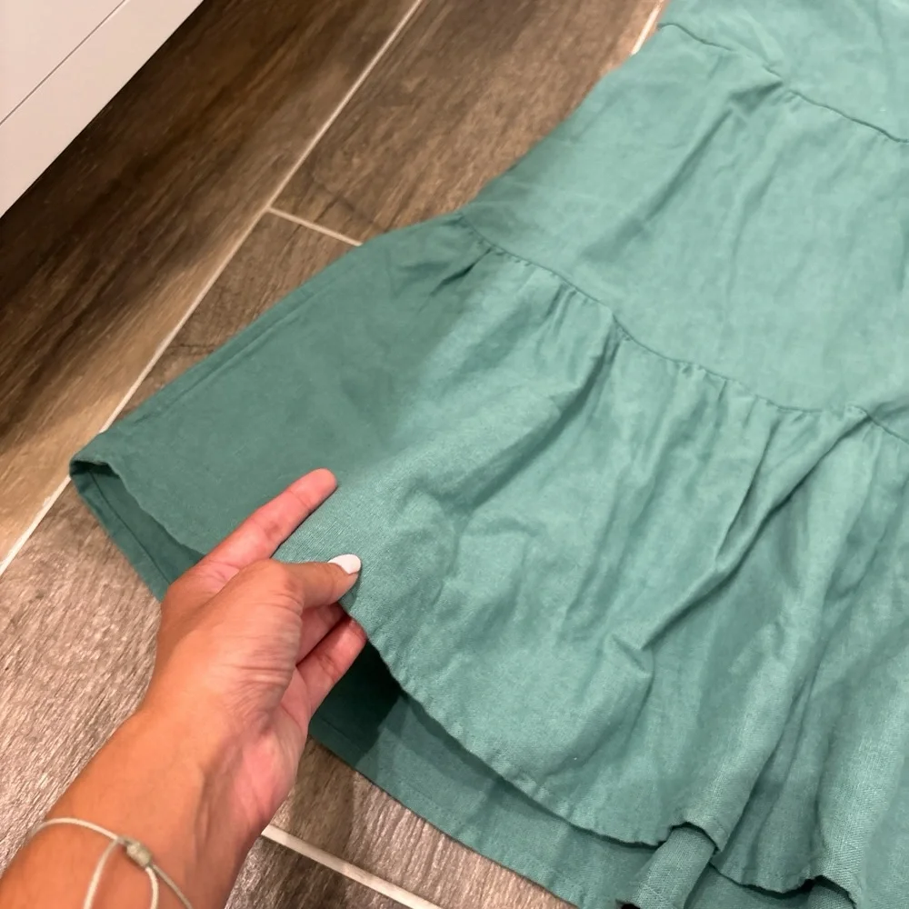 Universal Threads army green tiered short sleeve dress with v-neck - Picture 3 of 5